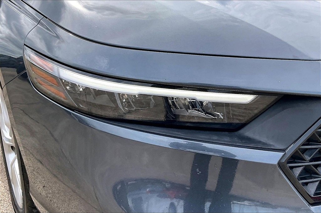 Used 2023 Honda Accord LX image 33