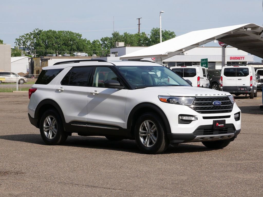 Certified 2020 Ford Explorer XLT w/ Equipment Group 202A AWD/4WD image 1
