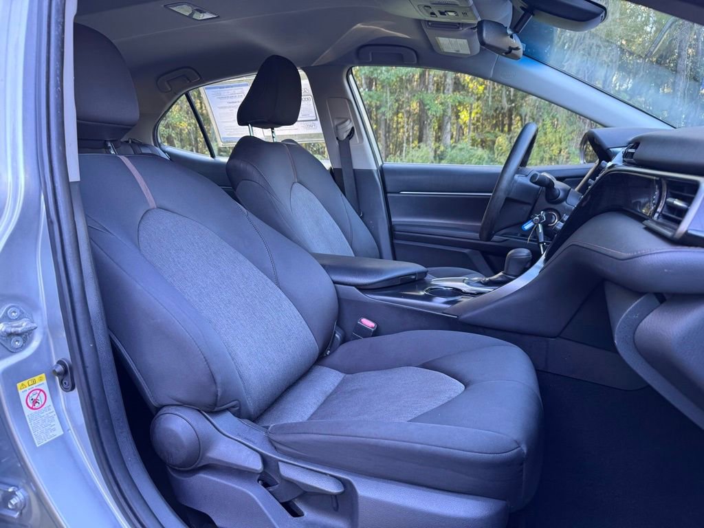 Used 2019 Toyota Camry LE image 21