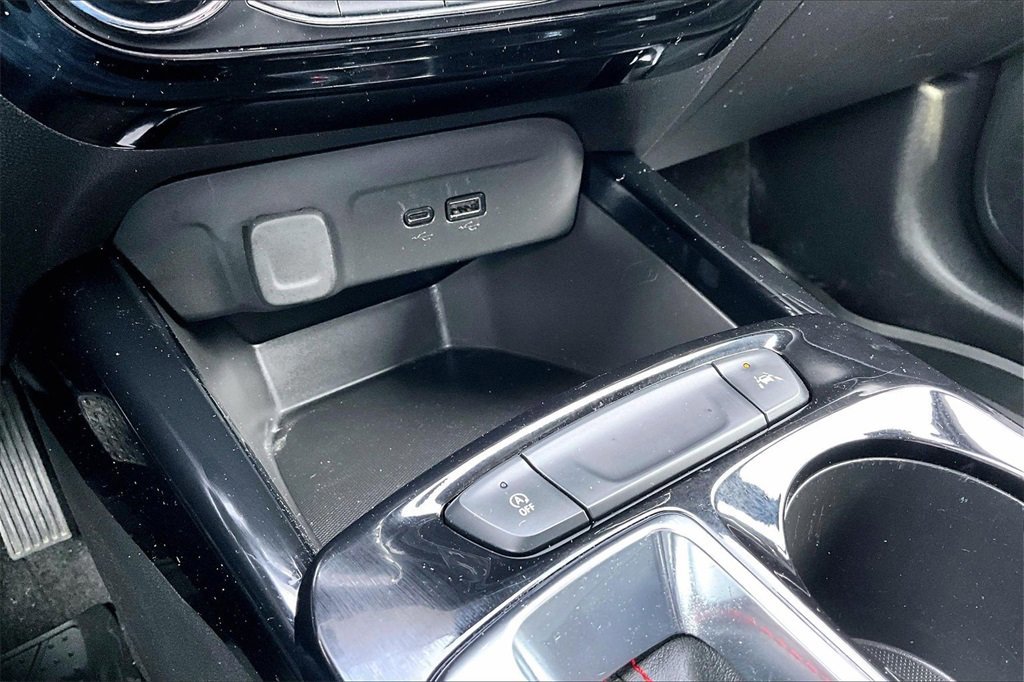 Used 2024 Chevrolet Trax RS w/ Driver Confidence Package image 32