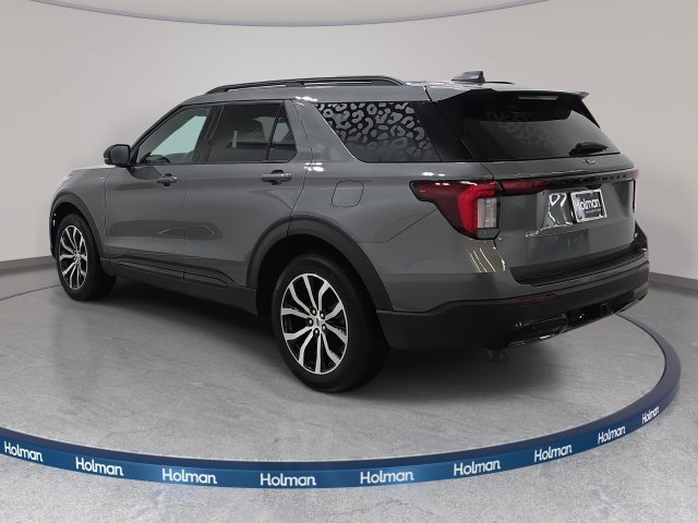 Certified 2025 Ford Explorer ST-Line AWD/4WD image 8