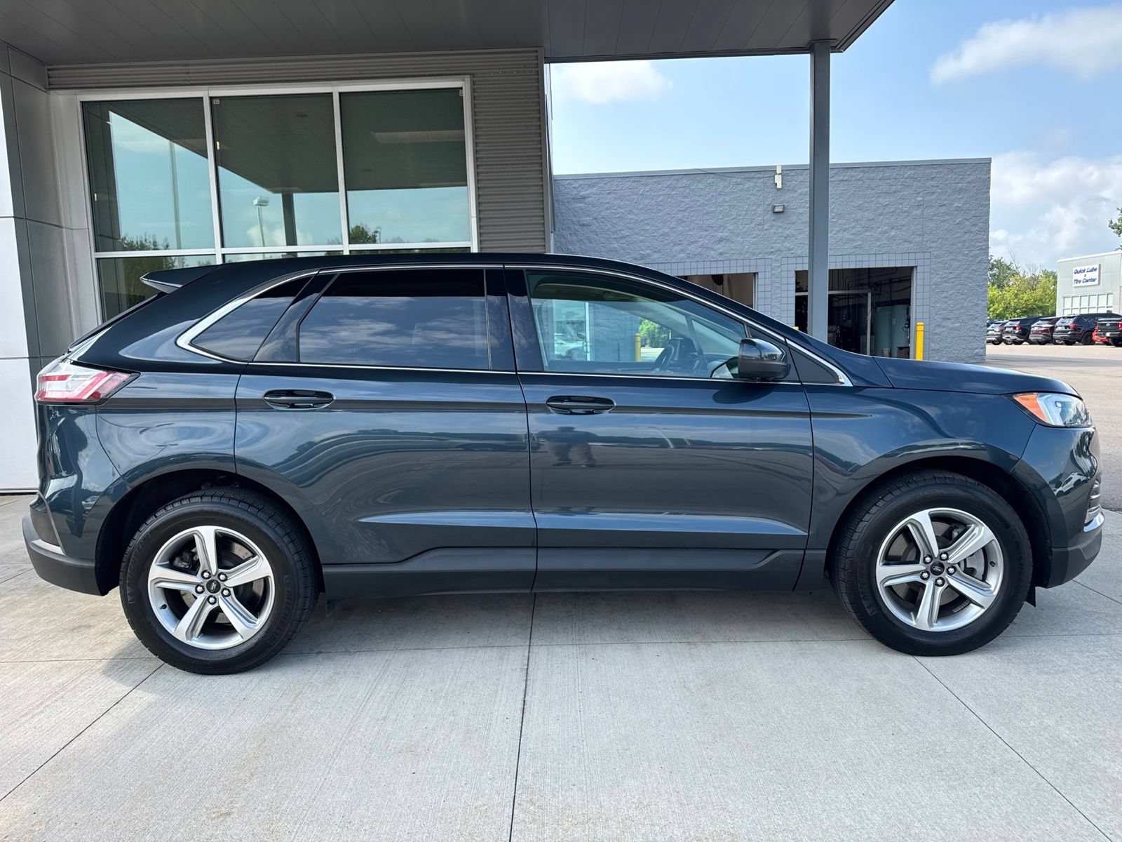 Certified 2024 Ford Edge SEL w/ Convenience Package AWD/4WD image 9