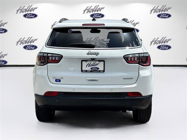 Used 2022 Jeep Compass Latitude w/ Sun and Sound Group AWD/4WD image 7