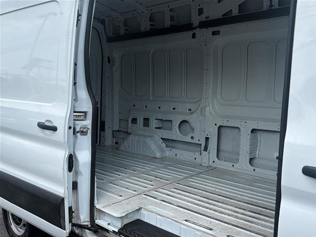 Certified 2025 Ford Transit 250 148 High Roof RWD image 26