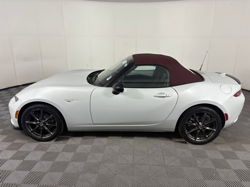 Used 2018 MAZDA MX-5 Miata Club image 3
