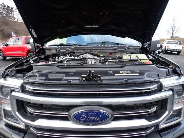Certified 2022 Ford F350 Platinum w/ FX4 Off-Road Package image 15
