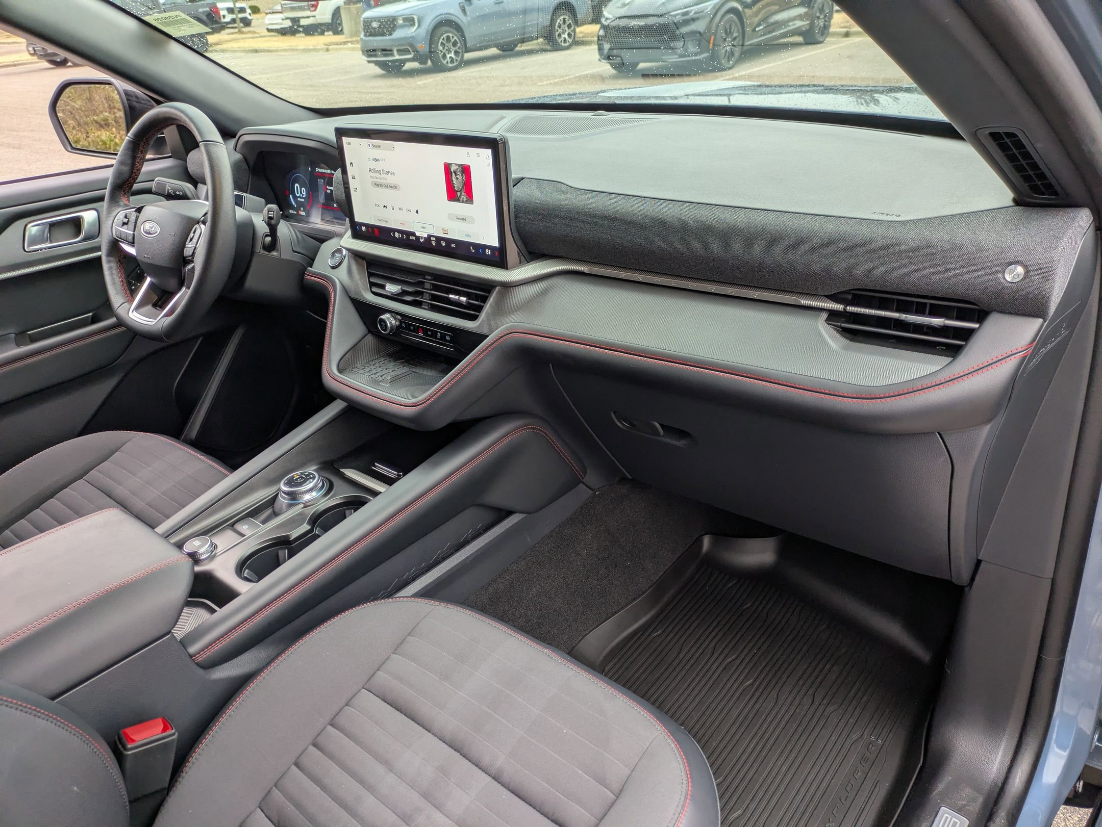 Certified 2025 Ford Explorer ST-Line w/ Premium Package image 39