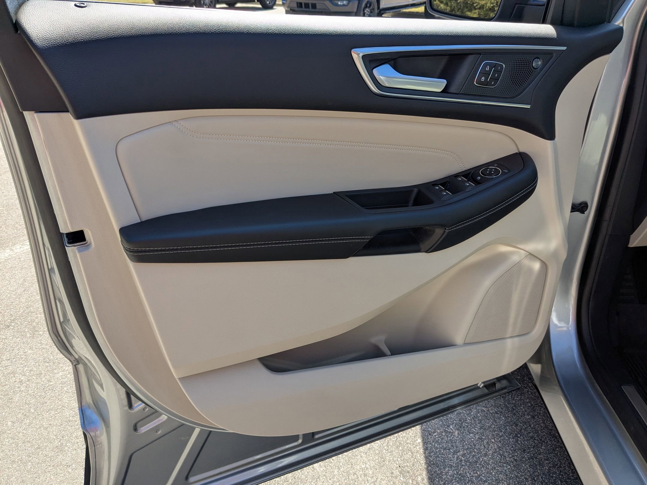 Certified 2023 Ford Edge Titanium image 12