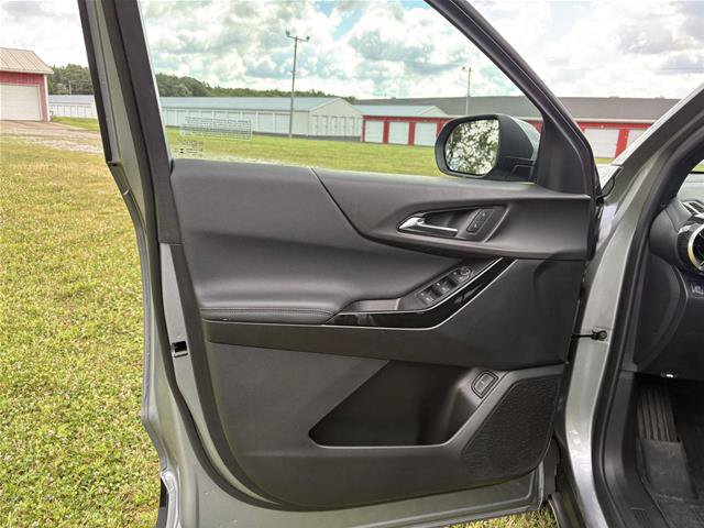 Used 2026 Chevrolet Equinox LT w/ Convenience Package II FWD image 12