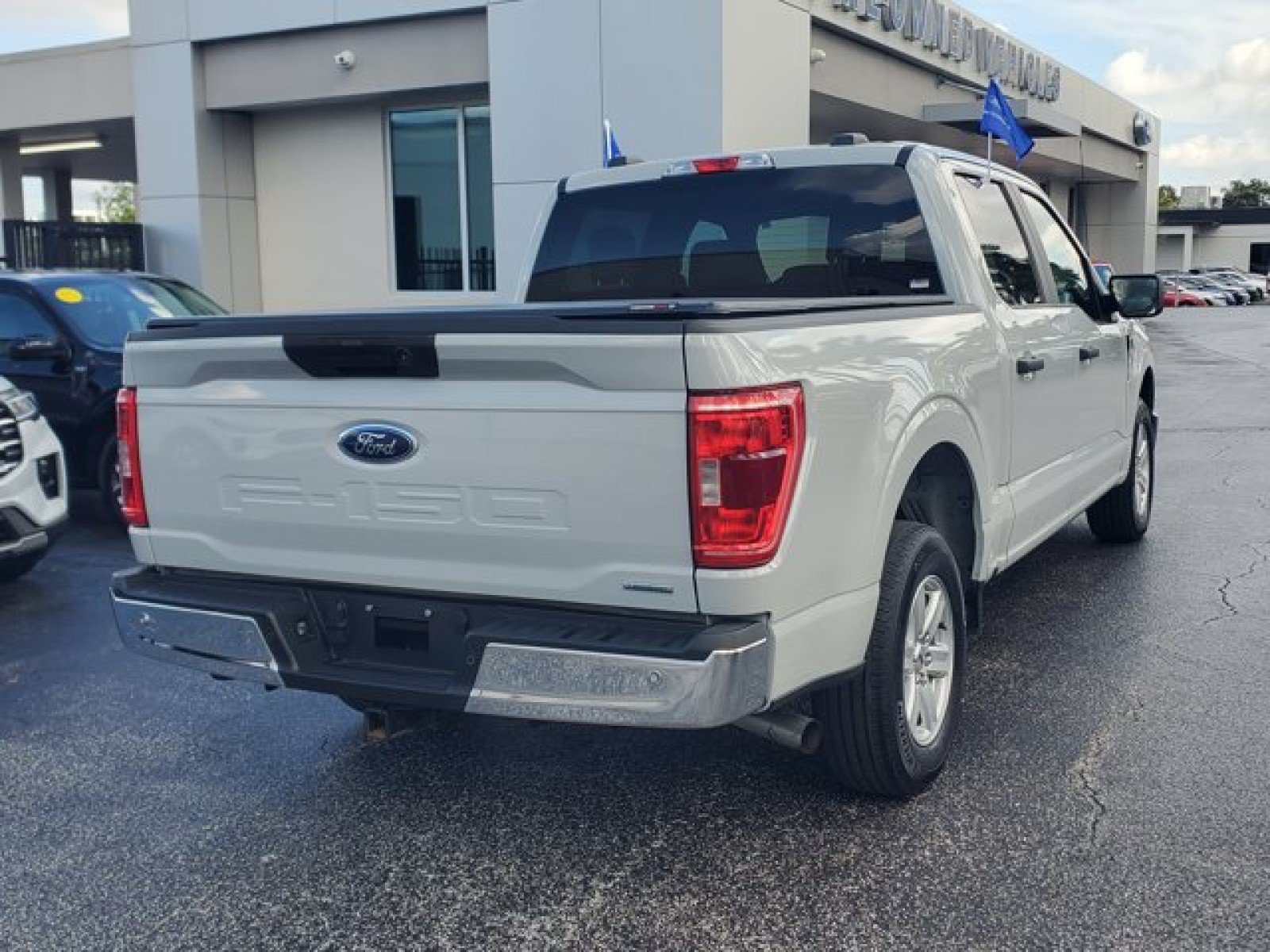 Certified 2023 Ford F150 XLT w/ Trailer Tow Package RWD image 7