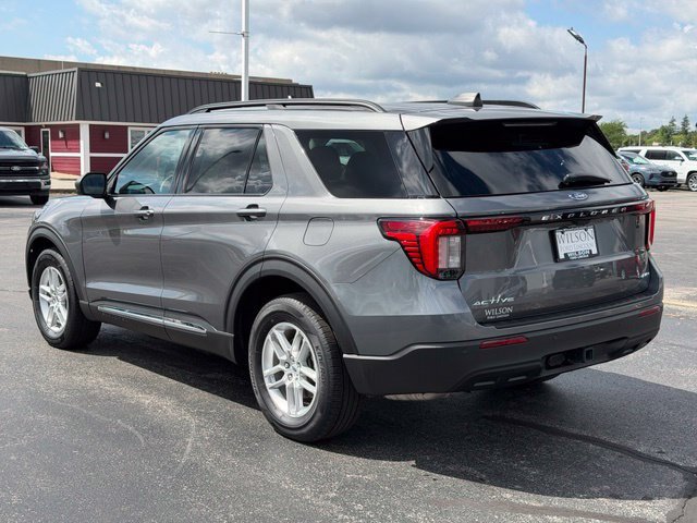 Certified 2025 Ford Explorer Active AWD/4WD image 3