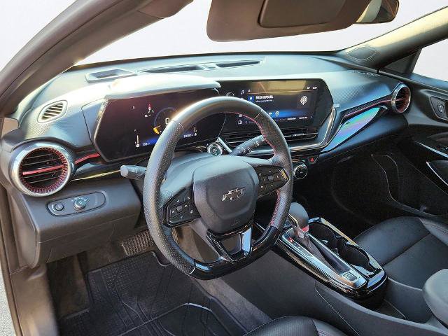 Used 2025 Chevrolet Trax RS w/ Sunroof Package FWD image 9