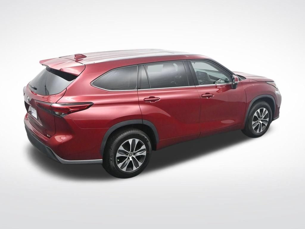 Used 2021 Toyota Highlander XLE FWD image 35