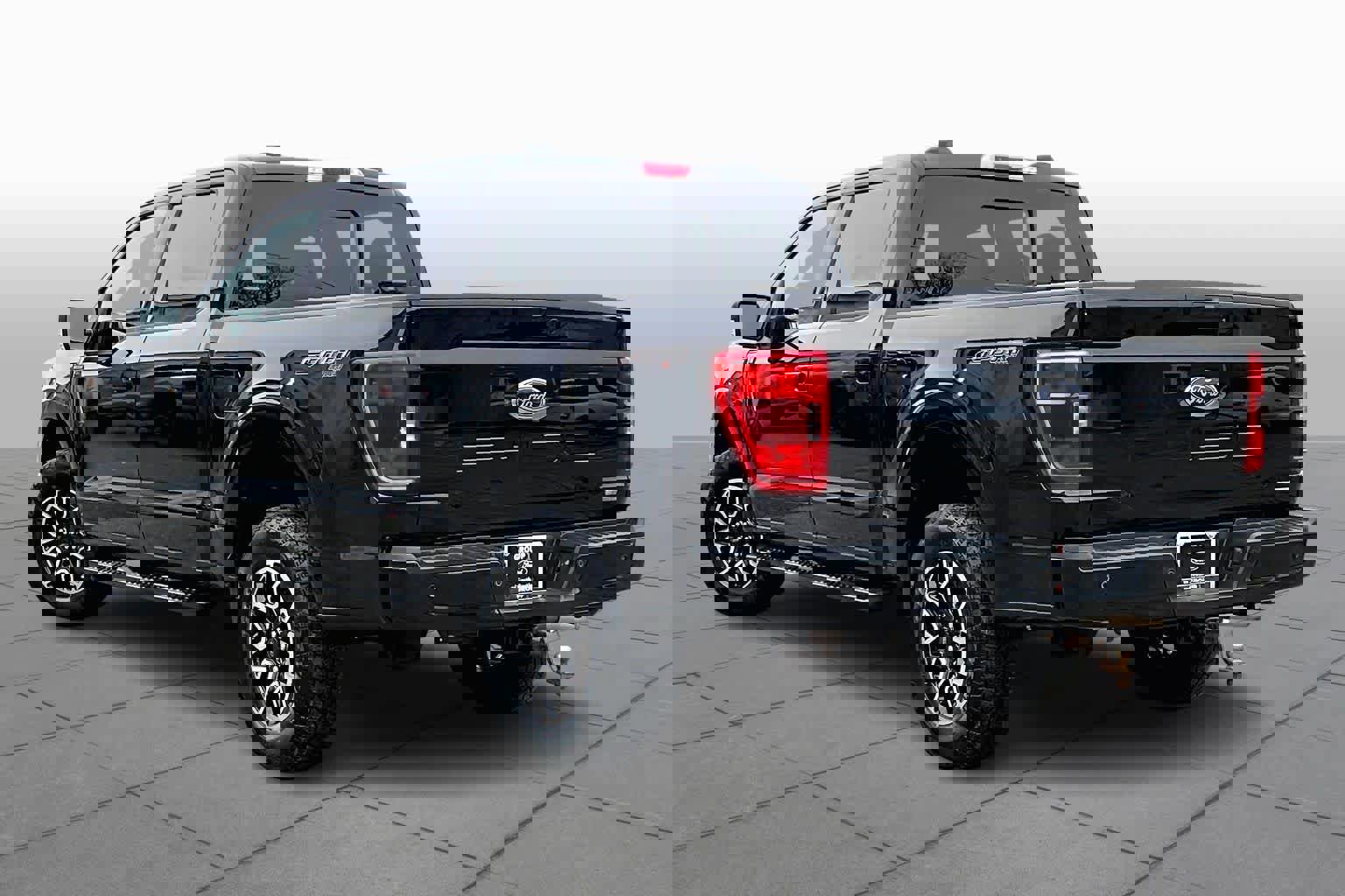 Certified 2022 Ford F150 XLT w/ Equipment Group 302A High image 4