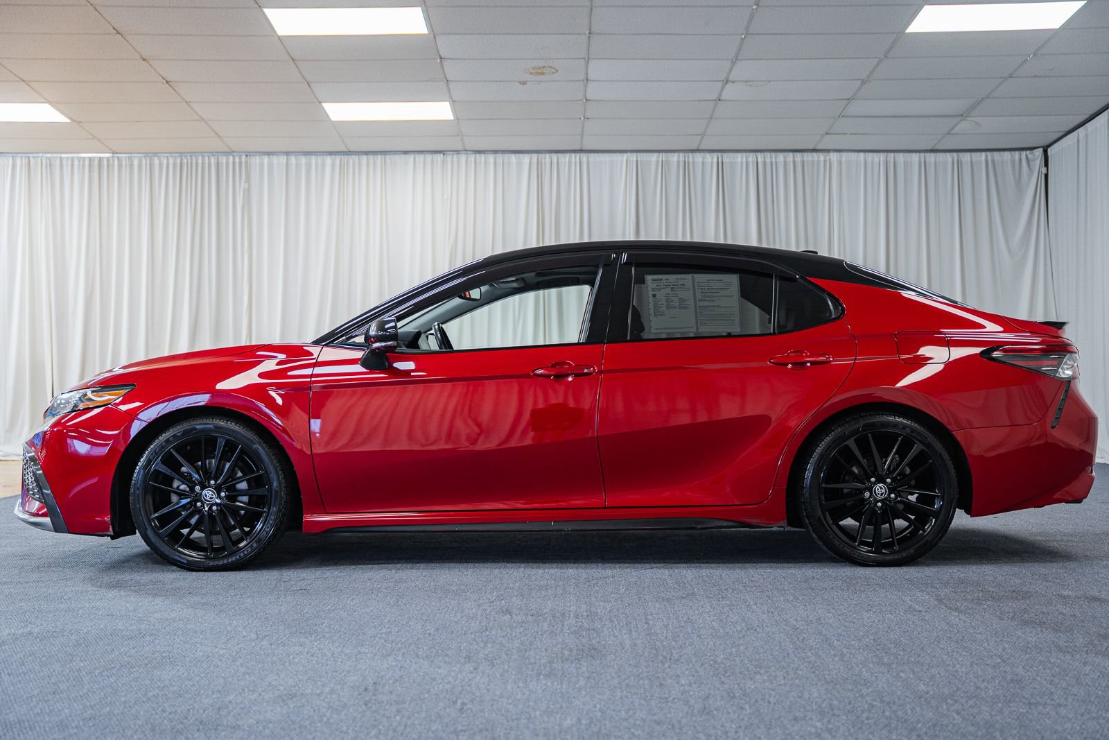 Used 2021 Toyota Camry XSE w/ Navigation Package AWD/4WD image 4