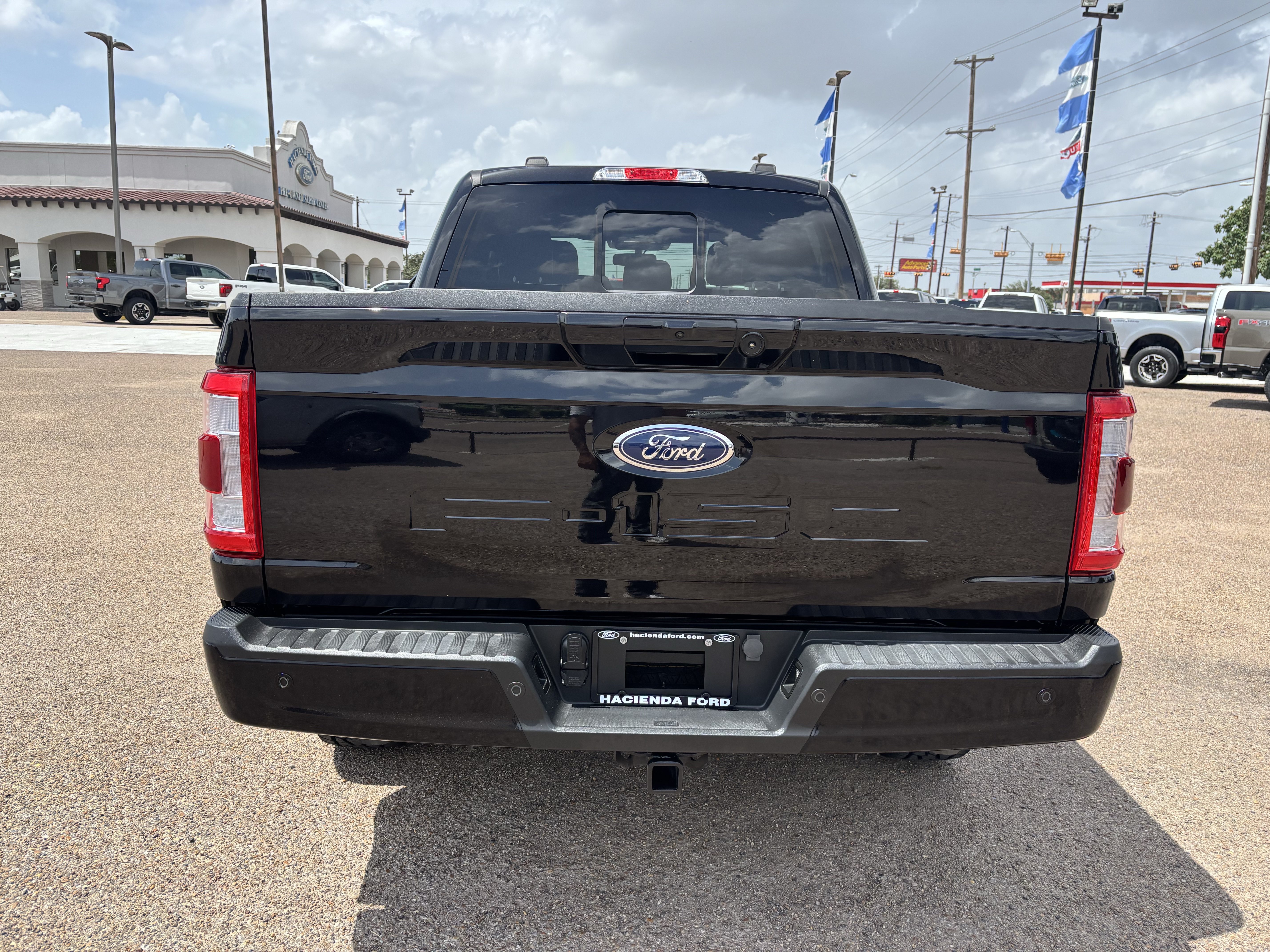 Certified 2023 Ford F150 Lariat AWD/4WD image 3