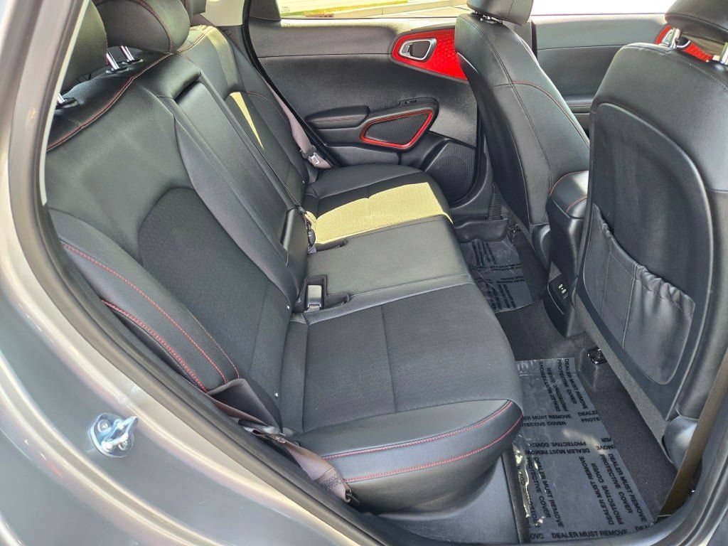 Used 2025 Kia Soul GT-Line w/ GT-Line Technology Package FWD image 10