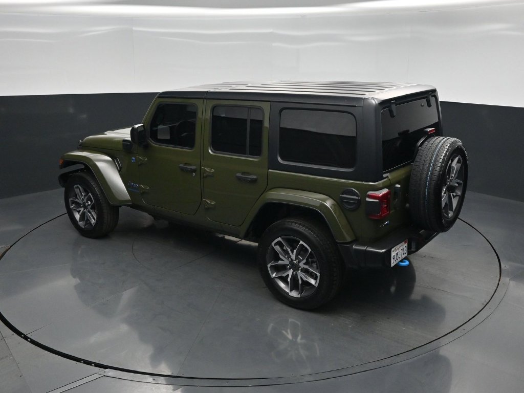 Used 2024 Jeep Wrangler Unlimited w/ Convenience Group AWD/4WD image 38