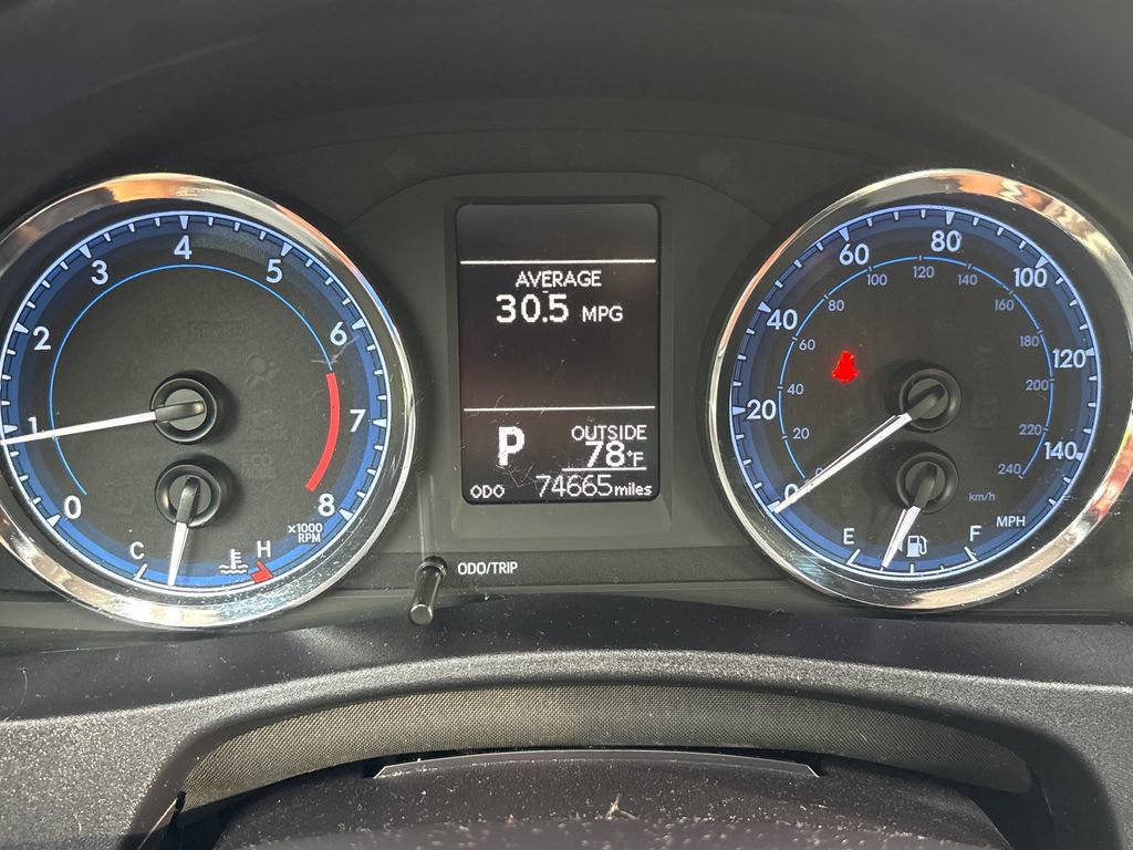 Used 2018 Toyota Corolla LE w/ Carpet Mat Package (TMS) FWD image 6