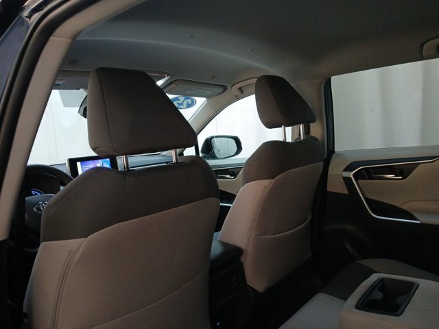 Used 2025 Toyota RAV4 XLE image 23