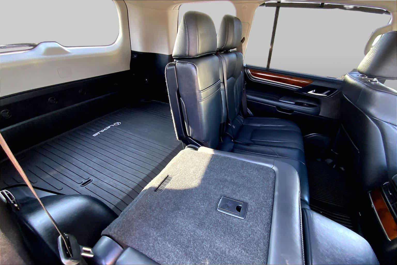 Used 2019 Lexus LX 570 4WD w/ Luxury Package image 18