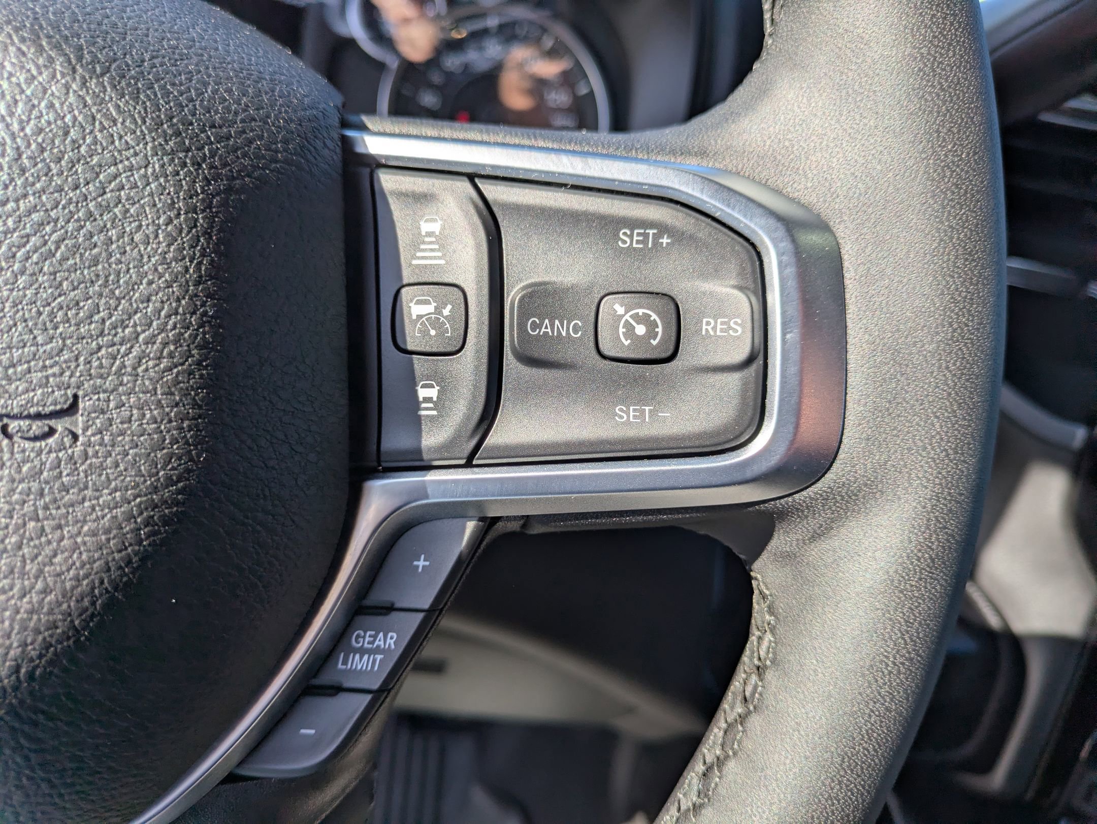 Used 2025 RAM 2500 Big Horn AWD/4WD image 18