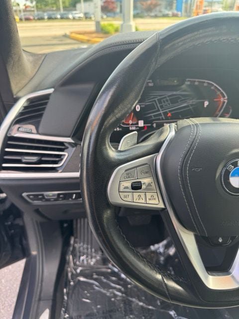 Used 2021 BMW X7 xDrive40i AWD/4WD image 16