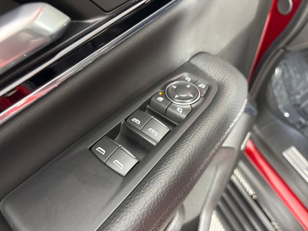 Used 2025 GMC Yukon XL Denali w/ Sun & Power Step Package image 13