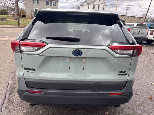 Used 2021 Toyota RAV4 XLE Premium image 7