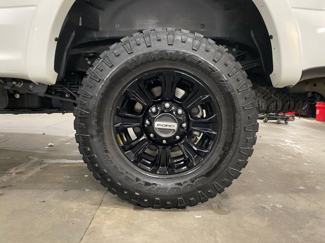 Certified 2022 Ford F350 Platinum w/ Tremor Off-Road Package AWD/4WD image 26