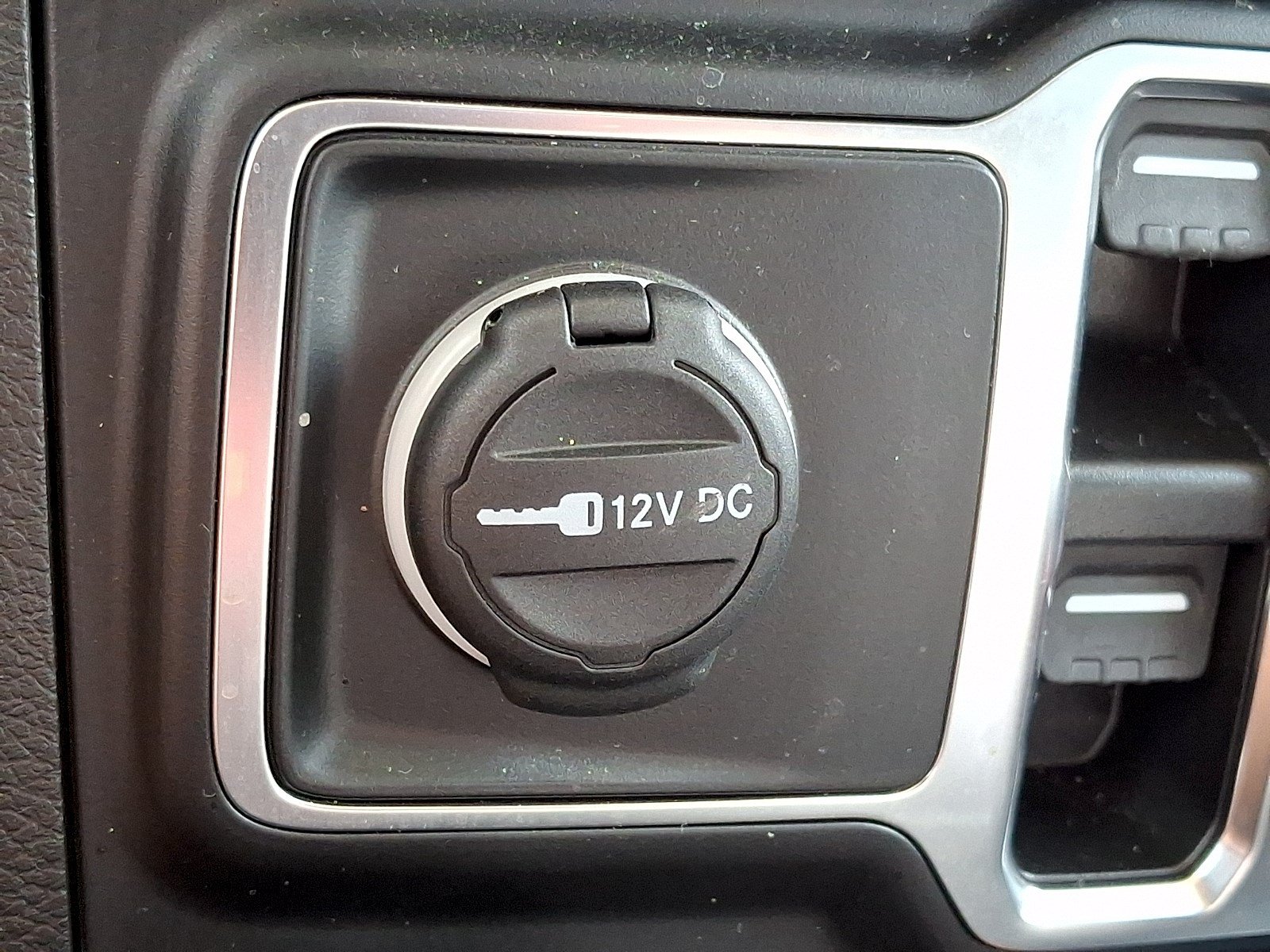 Used 2023 Jeep Gladiator Overland AWD/4WD image 22
