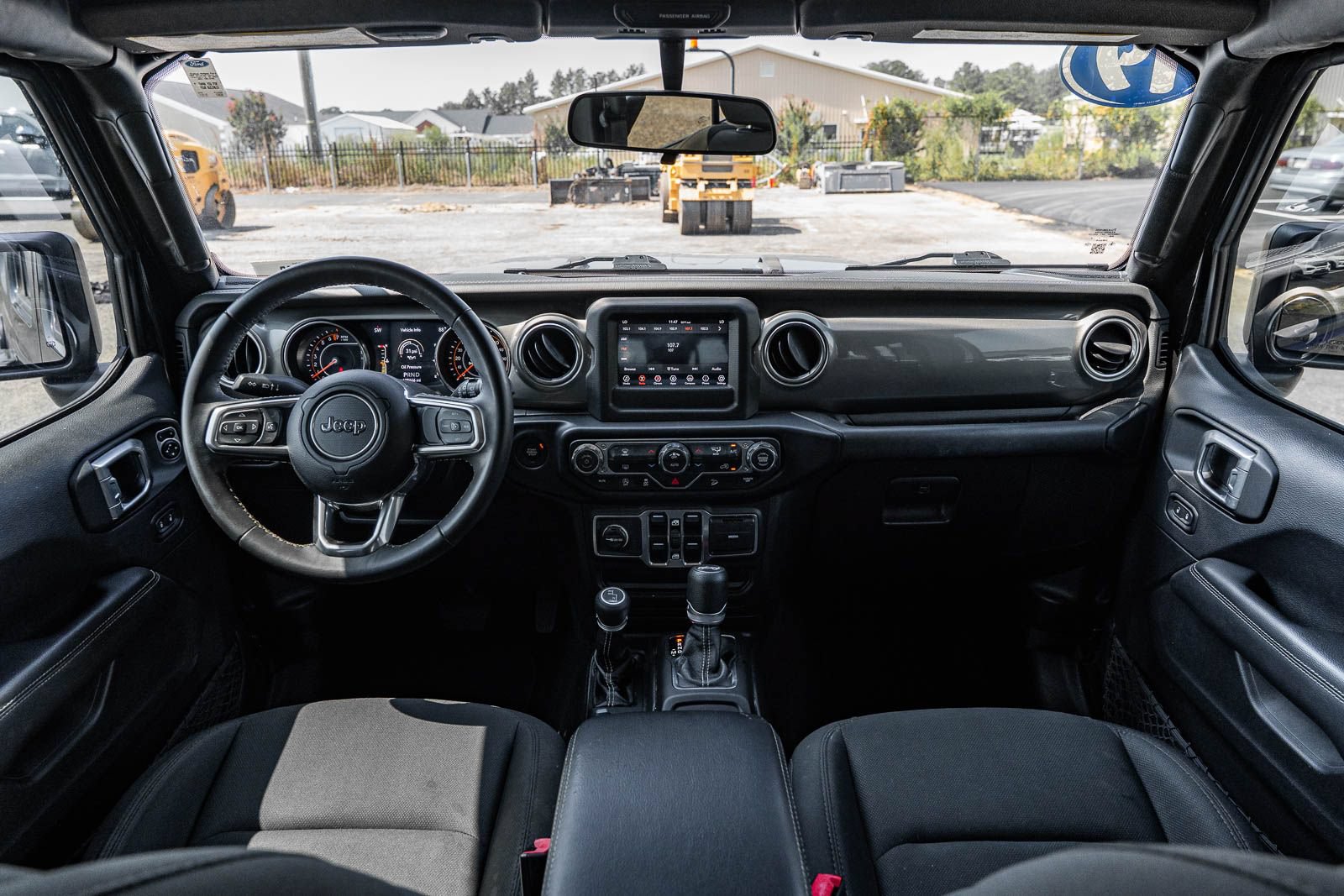 Used 2019 Jeep Wrangler Unlimited Sahara AWD/4WD image 21