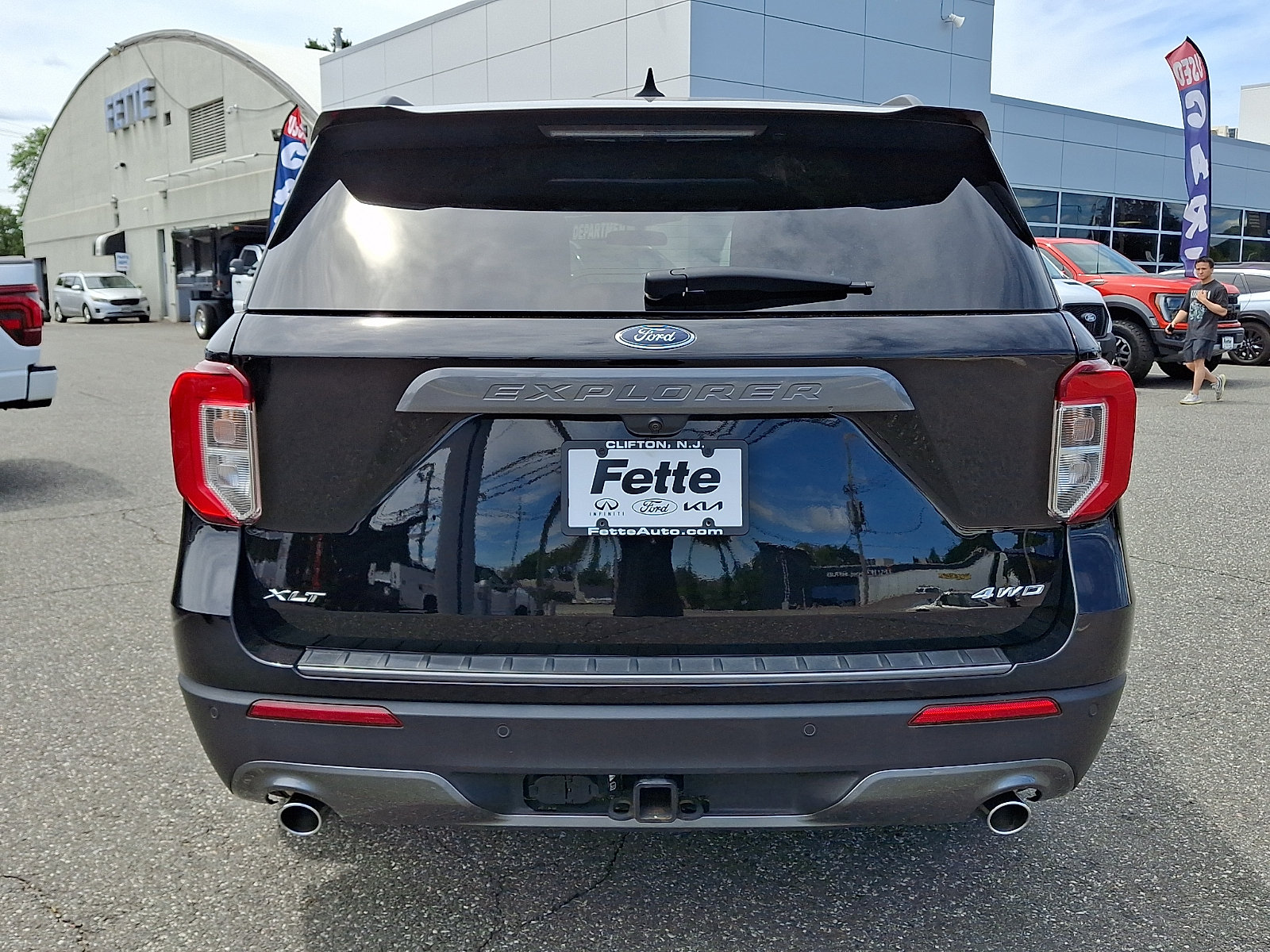 Certified 2023 Ford Explorer XLT w/ Equipment Group 202A AWD/4WD image 5