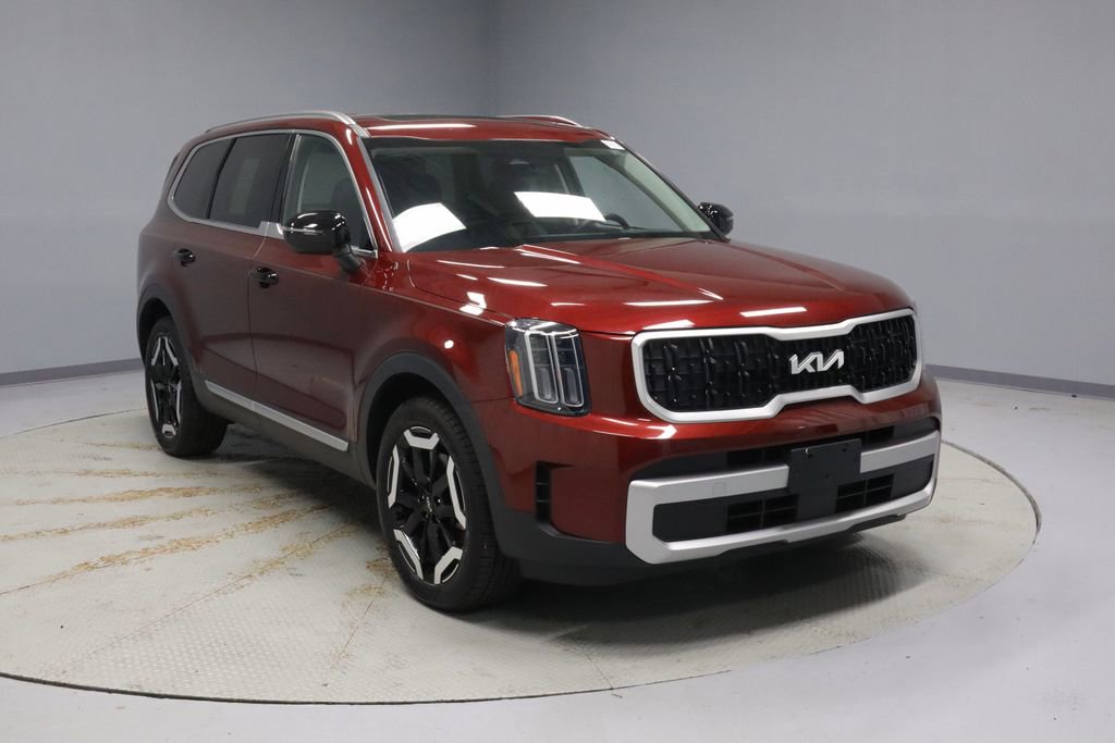 Used 2023 Kia Telluride EX w/ EX Captain's Chair Package