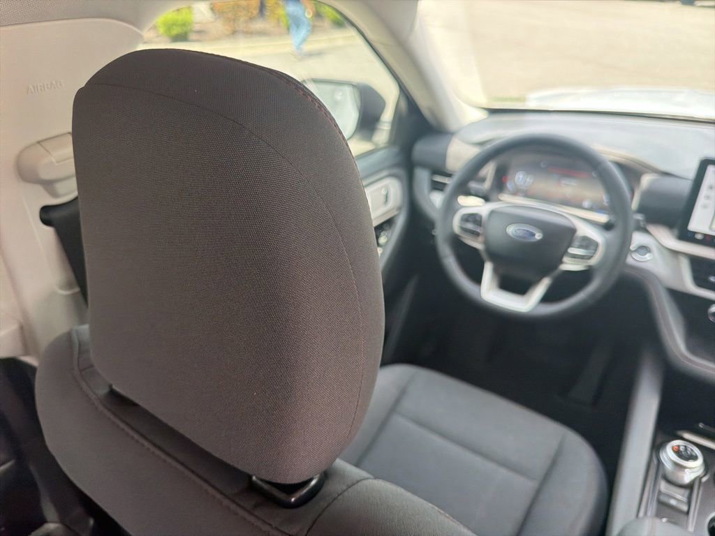 Certified 2025 Ford Explorer Active RWD image 17