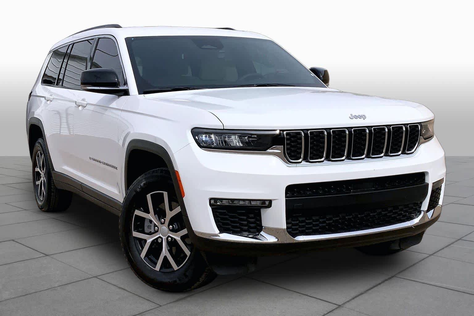 Used 2025 Jeep Grand Cherokee L Limited AWD/4WD image 3