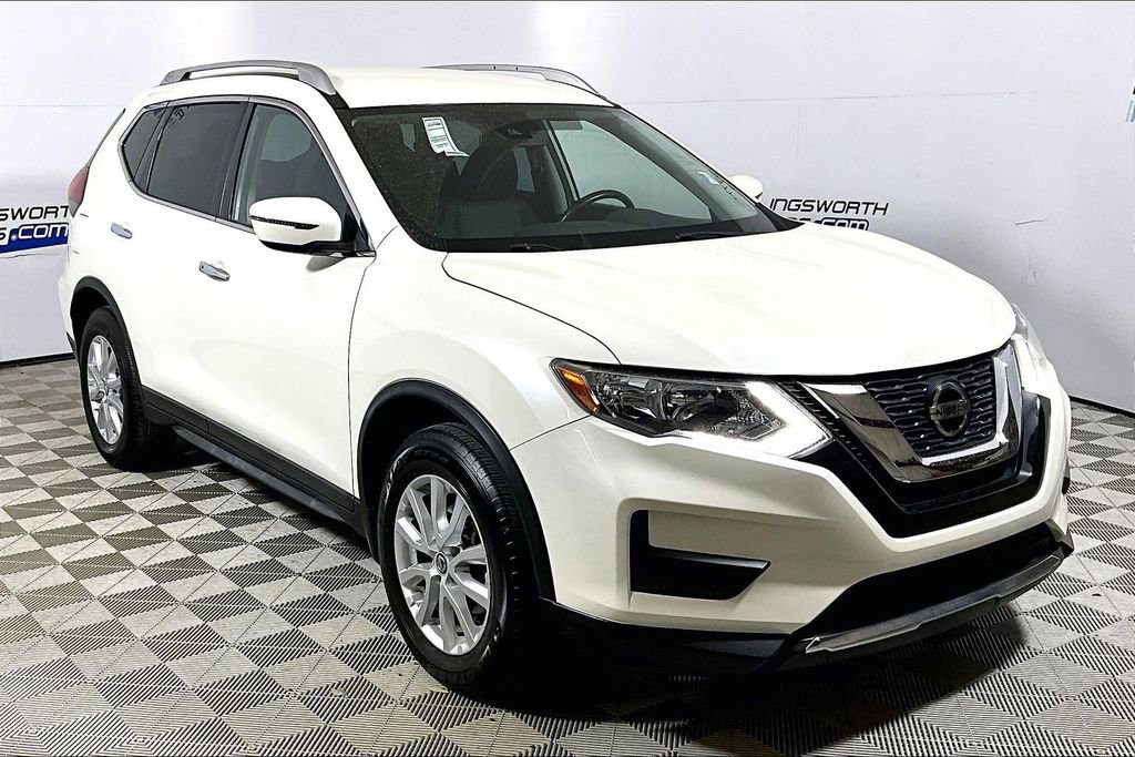 Used 2020 Nissan Rogue SV image 3