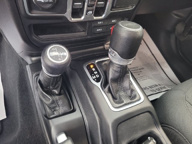 Used 2023 Jeep Gladiator Sport AWD/4WD image 19