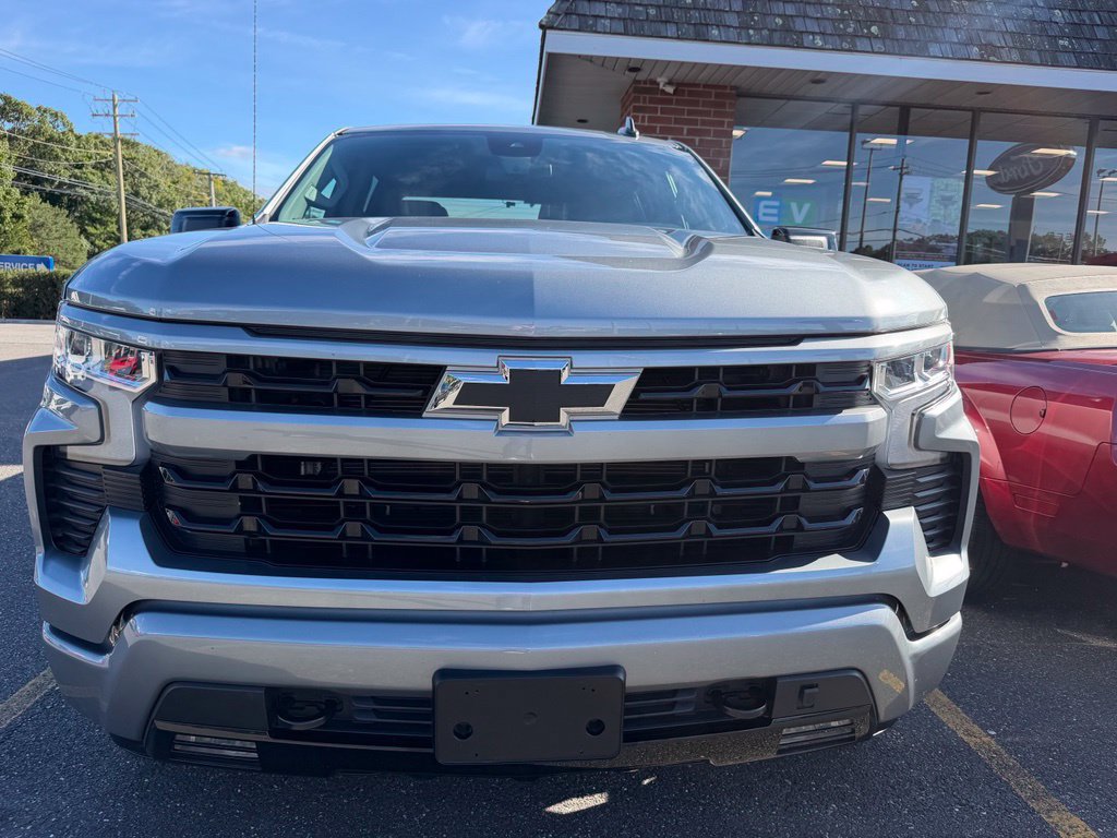 Used 2025 Chevrolet Silverado 1500 RST AWD/4WD image 2