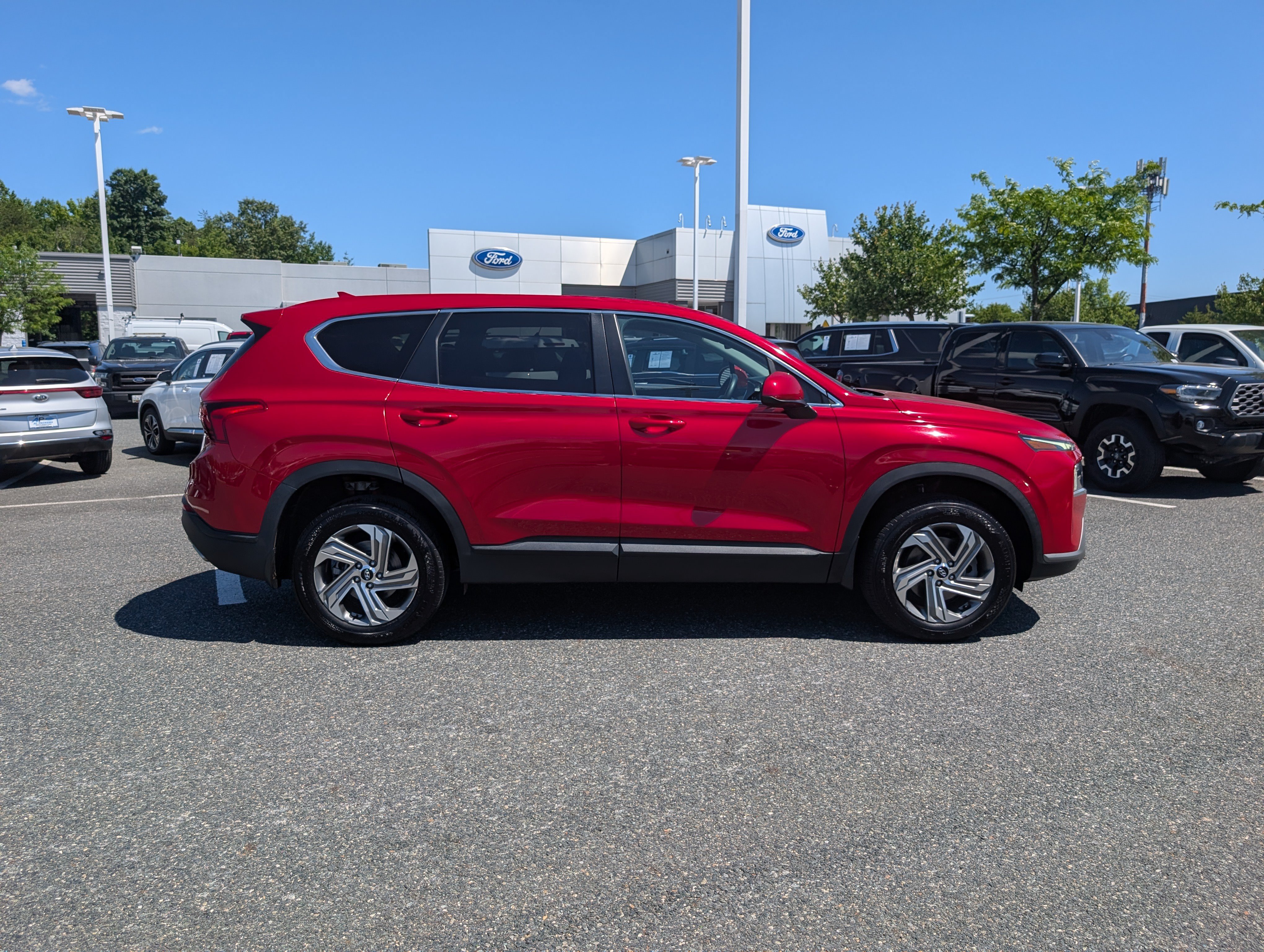 Used 2022 Hyundai Santa Fe SE AWD/4WD image 2