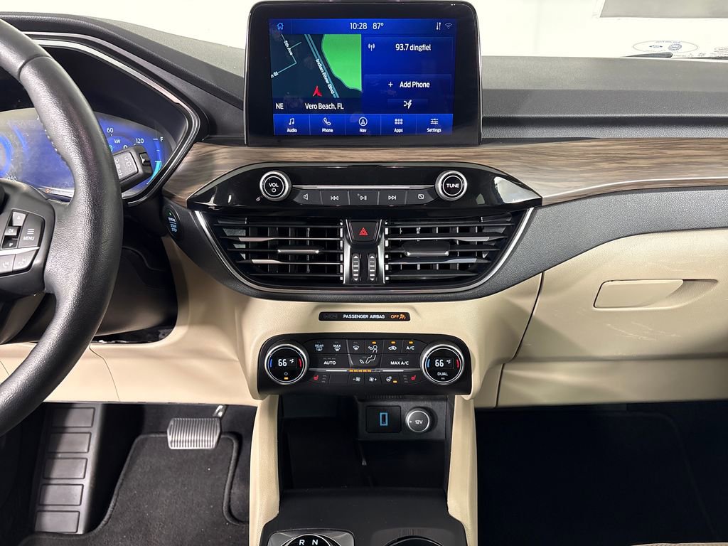 Certified 2020 Ford Escape Titanium FWD image 29