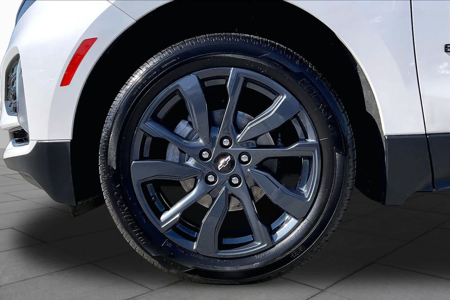 Used 2024 Chevrolet Equinox RS AWD/4WD image 11