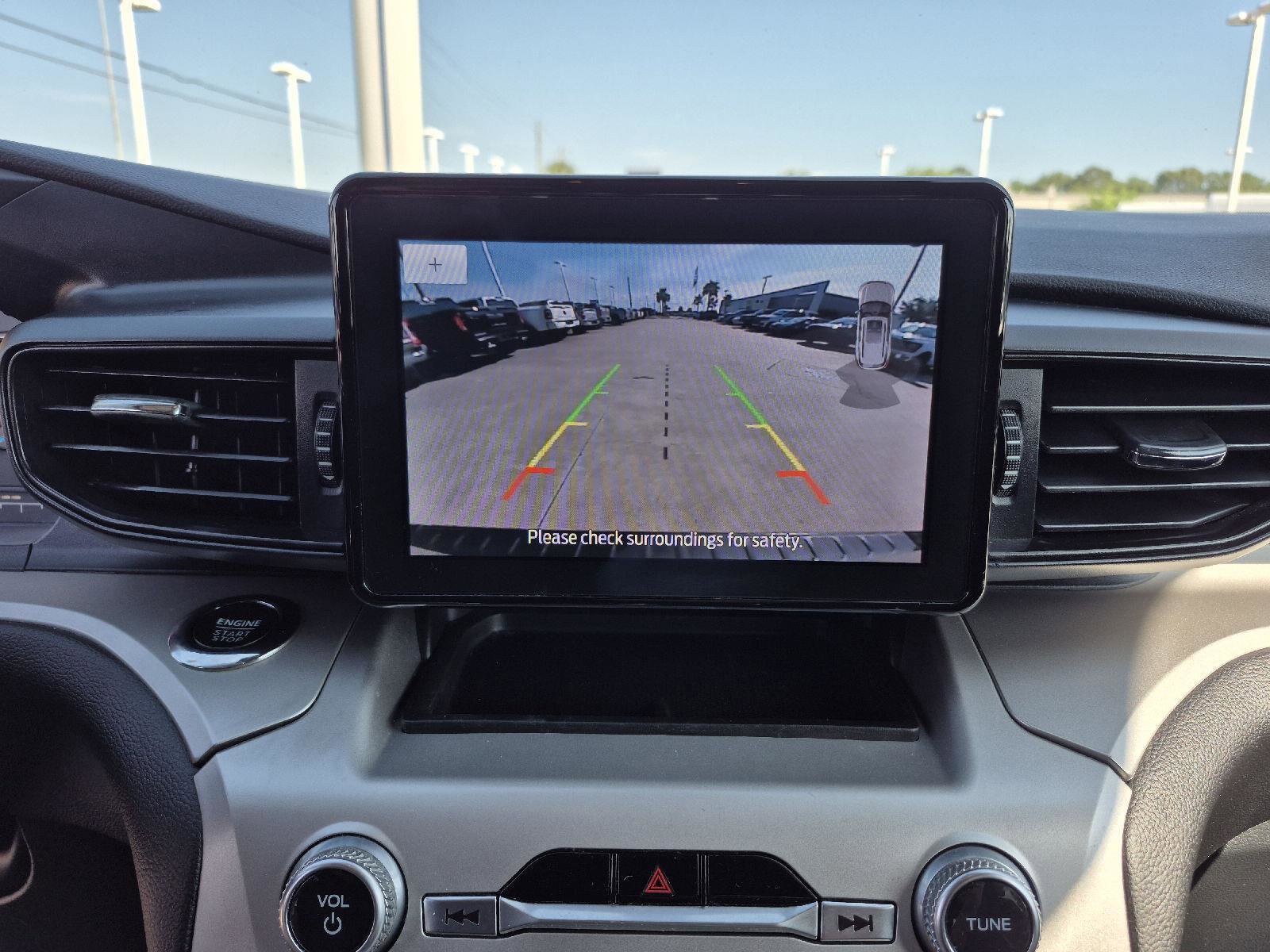Certified 2022 Ford Explorer XLT RWD image 4