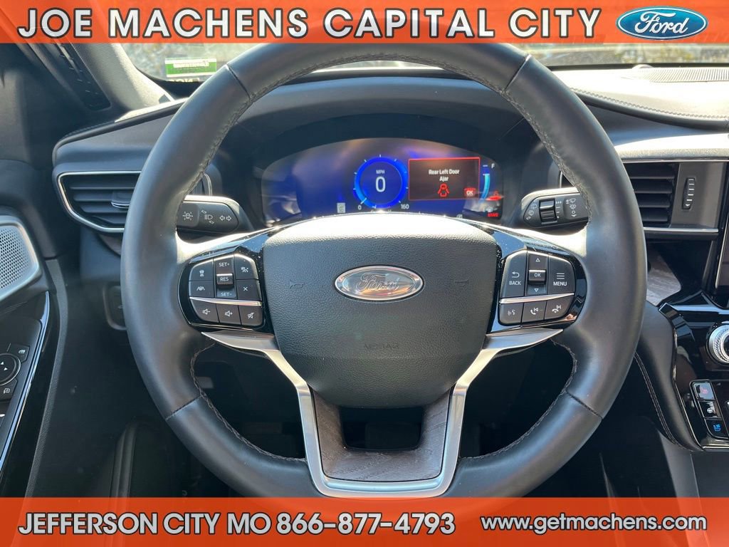 Certified 2022 Ford Explorer Platinum w/ Equipment Group 601A image 17