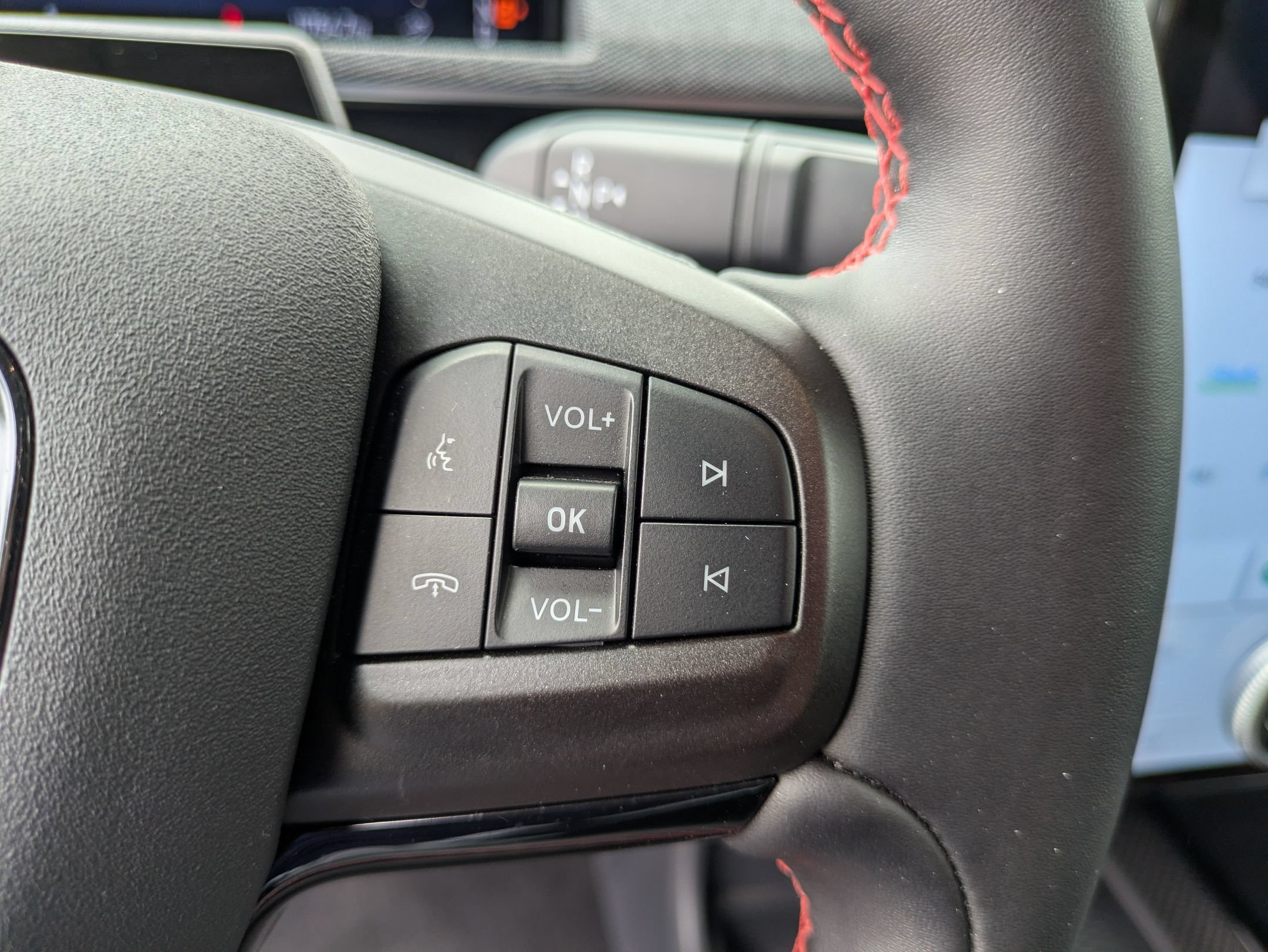 Certified 2025 Ford Mustang Mach-E Premium w/ Sport Appearance Package AWD/4WD image 20