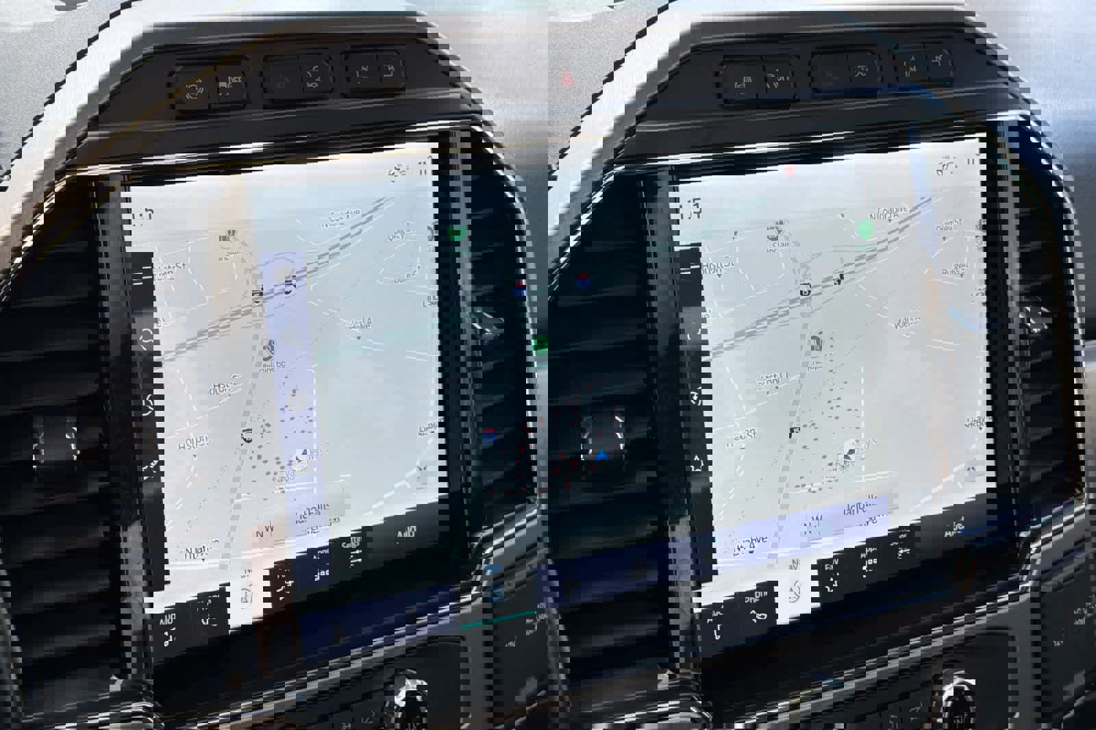 Certified 2022 Ford F350 Platinum w/ Tremor Off-Road Package image 18