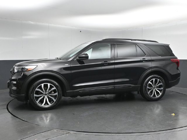 Certified 2024 Ford Explorer ST-Line w/ Class IV Trailer Tow Package AWD/4WD image 4