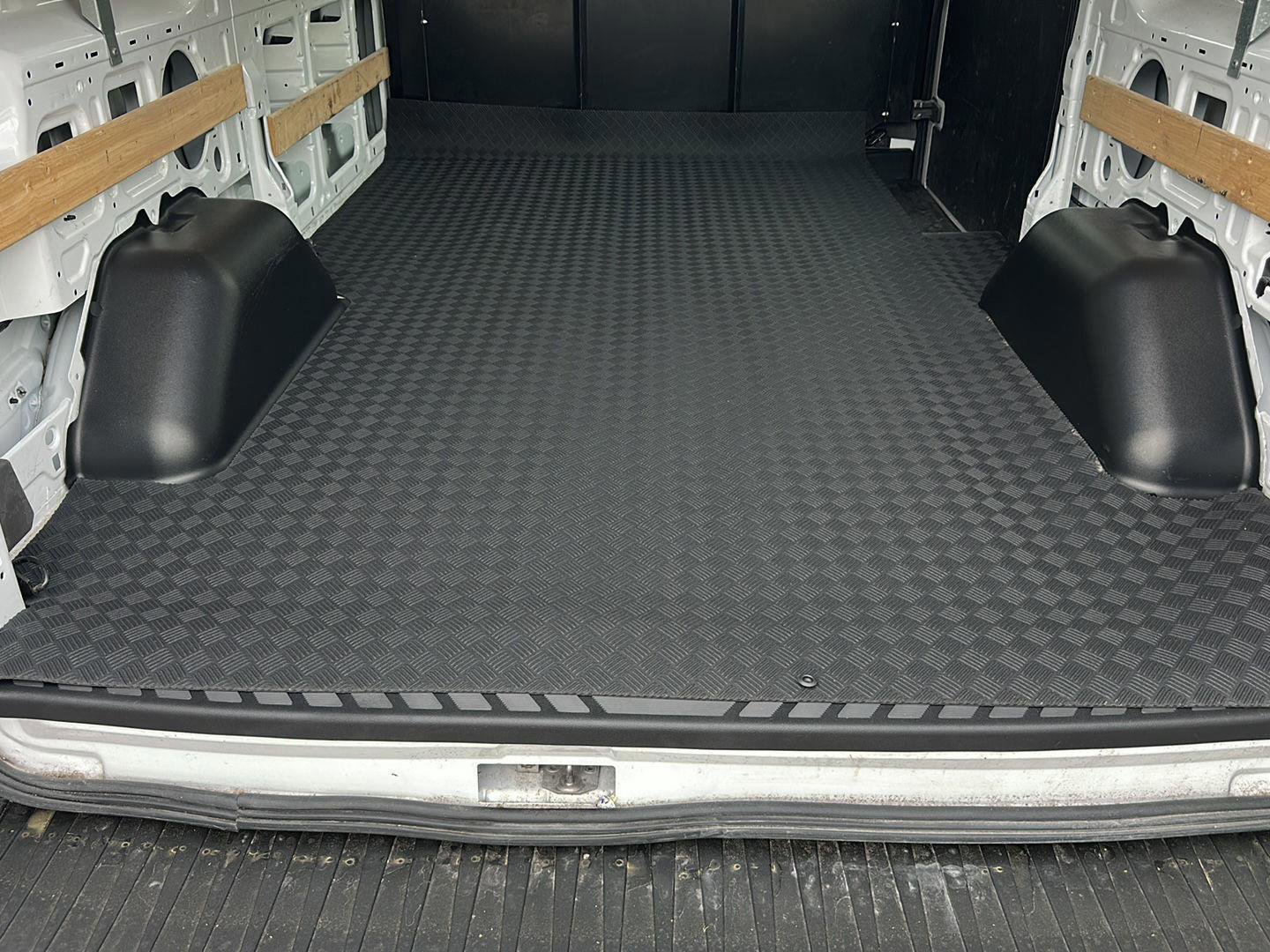 Certified 2024 Ford Transit 250 Low Roof w/ Exterior Upgrade Package image 25