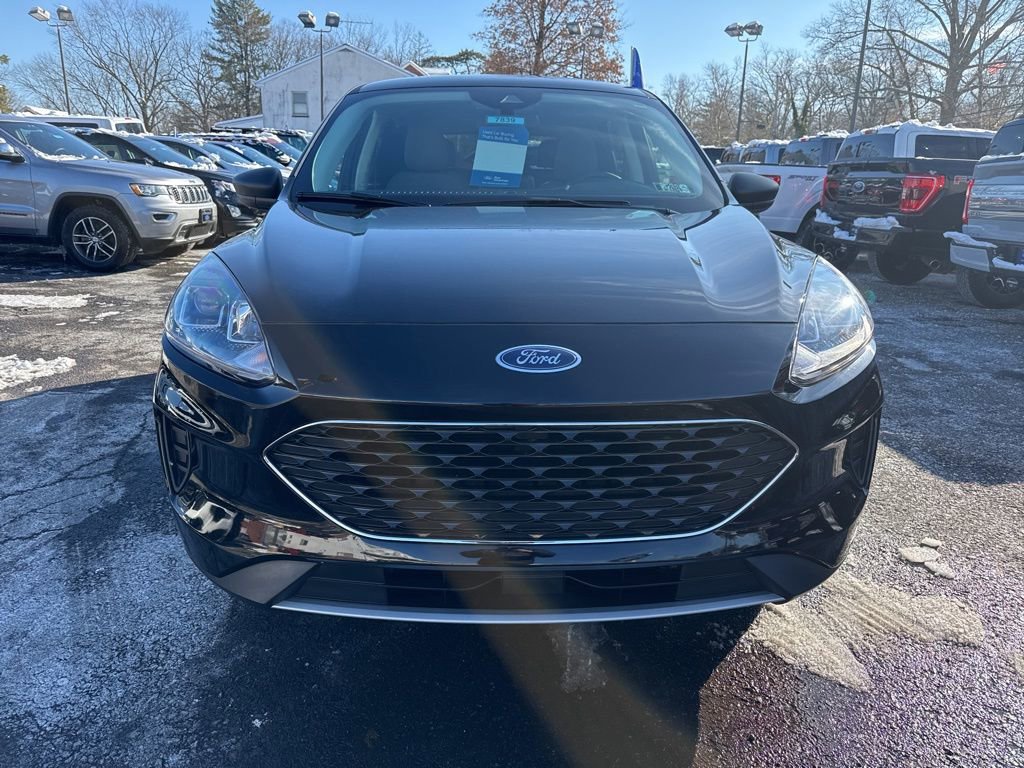 Certified 2022 Ford Escape SE w/ Cold Weather Package image 3
