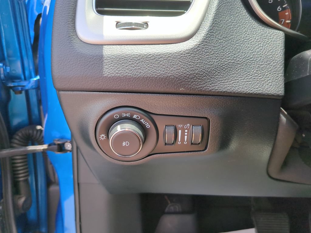 Used 2021 Jeep Compass Latitude w/ Sun and Sound Group FWD image 29
